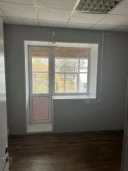 Здание, 2-этажное, общ.пл. 524,2 кв. м., неотделимые улучшения: охранная система, пожарная сигнализация, система видеонаблюдения, право аренды на земельный участок 1133 кв. м: Республика Коми, г. Печора, ул. Свободы, д. 3, 2-этажное здание